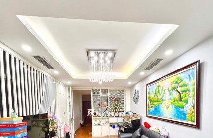 NHÀ ĐẸP Ở PHÙNG CHÍ KIÊN -PHÂN LÔ Ô TÔ - MẶT NGÕ KINH DOANH - 2 THOÁNG TRƯỚC  SAU - FULL NỘI THẤT TIỀN TỶ.